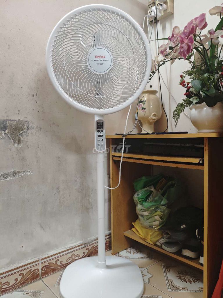 Quạt đứng Tefal Turbo Silence Extreme Trắng. Mua bán Quạt tại Quận Cái Răng Cần Thơ được đăng bởi Kin TV hình 1