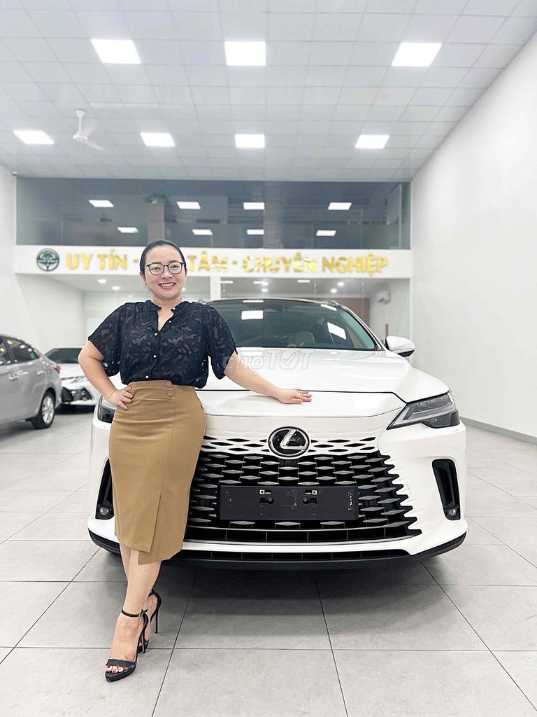 RX350 Luxury T11/2024 đi 700km như xe Mới