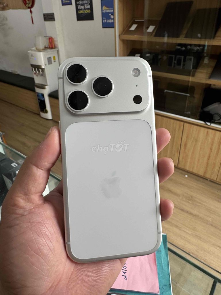 Apple iPhone 17 Pro 256GB Trắng 99%. Mua bán Điện thoại tại Quận Đống Đa Hà Nội được đăng bởi Lê Khuyến hình 1