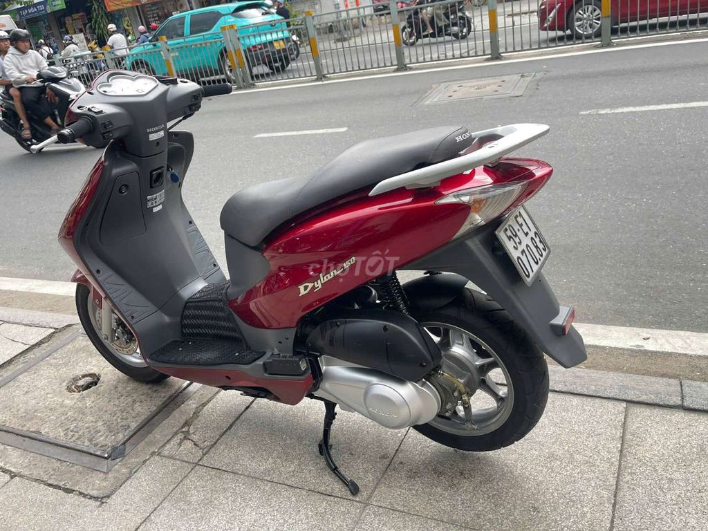 Honda Dylan 150 2005 mới 90% Bstp chính chủ. Mua bán Xe máy tại Quận Tân Phú Tp Hồ Chí Minh được đăng bởi Tuanduy hình 3