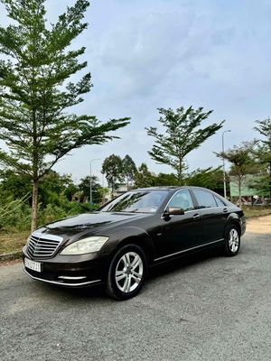 Mercedes-Benz S400 Hybrid model 2010