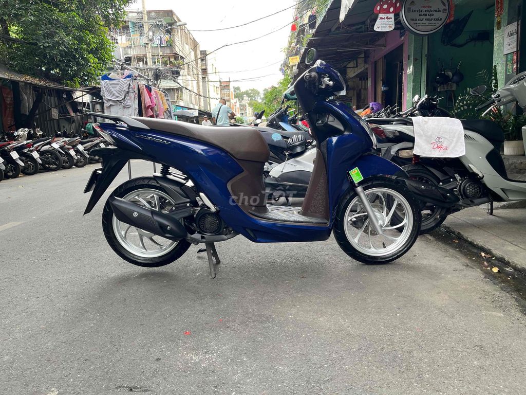 Honda Vision 2025 Xanh nâu 5800 km. Mua bán Xe máy tại Quận 10 Tp Hồ Chí Minh được đăng bởi Long hình 3