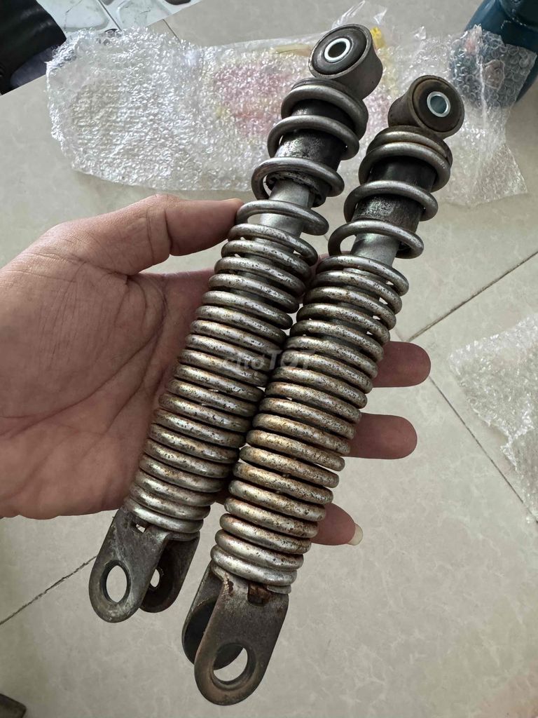 Phuộc Trước xe Julio. Mua bán Phụ tùng xe tại Thành phố Rạch Giá Kiên Giang được đăng bởi Sipo hình 5