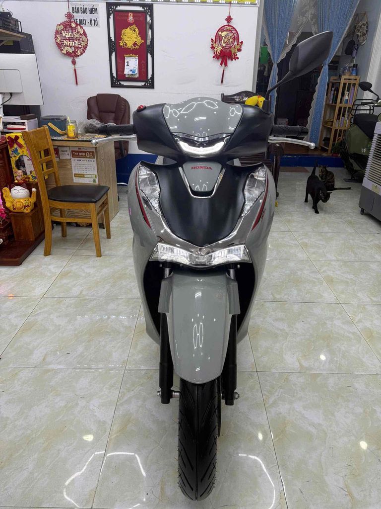 Хонда SH 125 ABS 2025 Серый цемент 2000 км