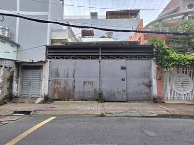 Townhouse 200 m² · 1 bed · Tự Do
