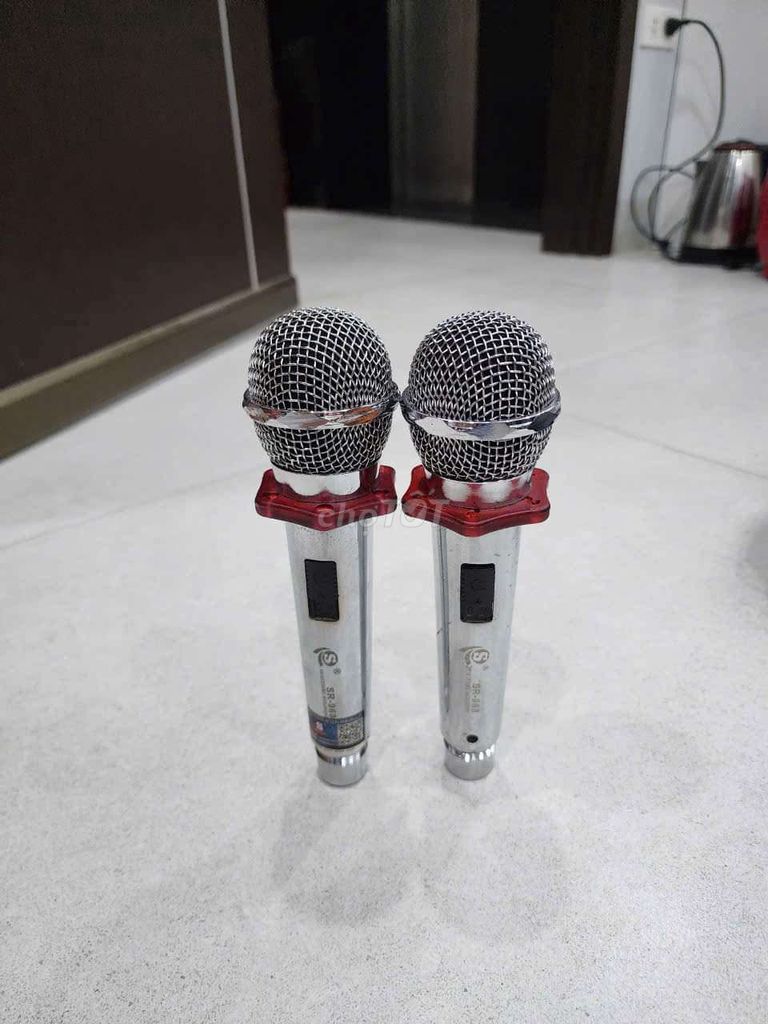 Mic bãi có dây hát karaoke tết