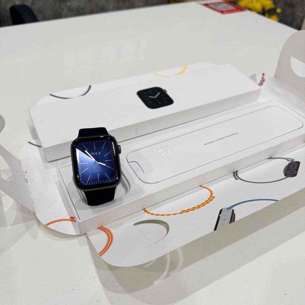 Apple Watch SE 44mm Đen LTE. Mua bán Thiết bị đeo thông minh tại Quận Thanh Xuân Hà Nội được đăng bởi Dtech store hình 1