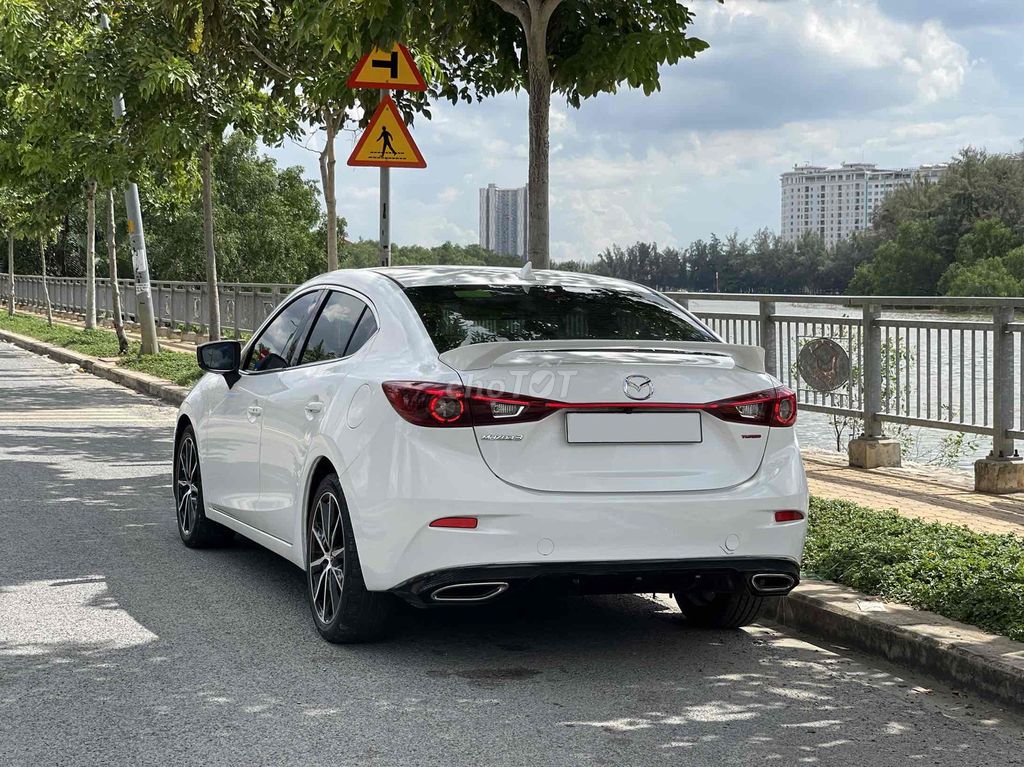 Mazda 3 2.0 phiên bản cao cấp nhất. Mua bán Ô tô tại Quận Tân Bình Tp Hồ Chí Minh được đăng bởi Shelly hình 4