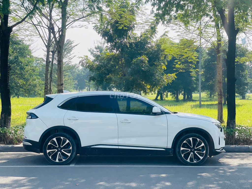 Vinfast VF8 Plus 2023 Trắng NT nâu da bò, pin CATL. Mua bán Ô tô tại Quận Thanh Xuân Hà Nội được đăng bởi Mr Phúc Vinfast lướt hình 12