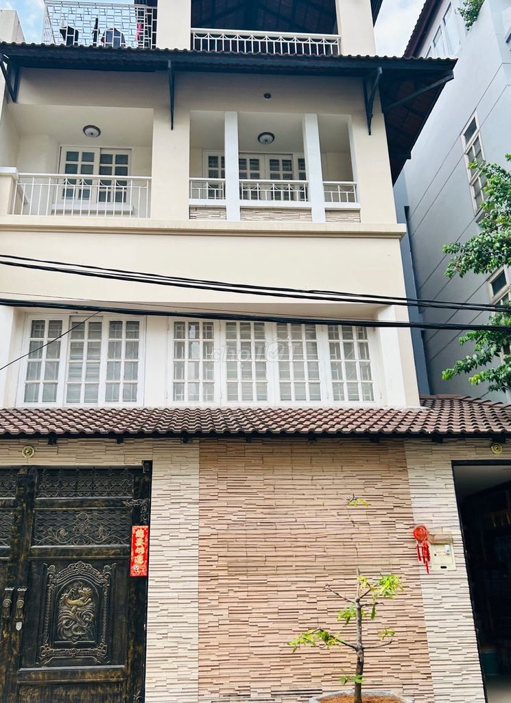 Nhà đường Nguyễn Minh Hoàng khu K300, 8x19m 1 trệt 3 lầu cho thuê
