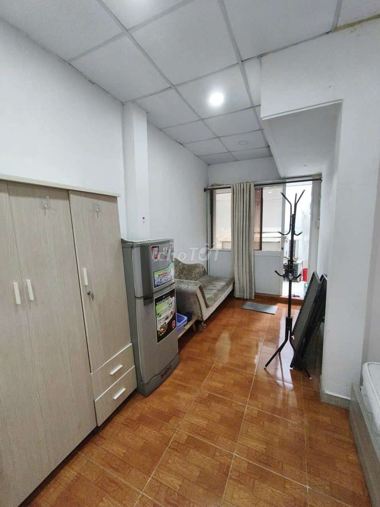 Студия 35м2 с балконом и мебелью на Nguyen Thi Minh Khai, Даркао, 1-й округ