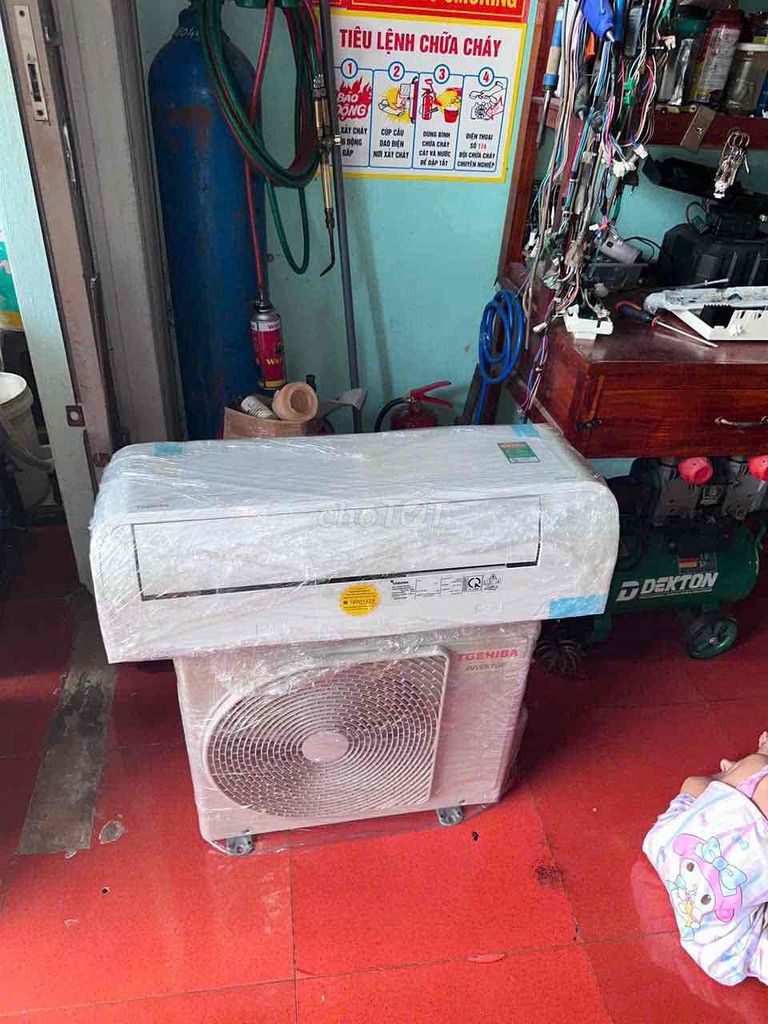 Máy lạnh Toshiba Inverter Trắng Tiết kiệm điện. Mua bán Máy lạnh, điều hoà tại Quận Bình Thuỷ Cần Thơ được đăng bởi Điện Lạnh Hoài Lâm  hình 1