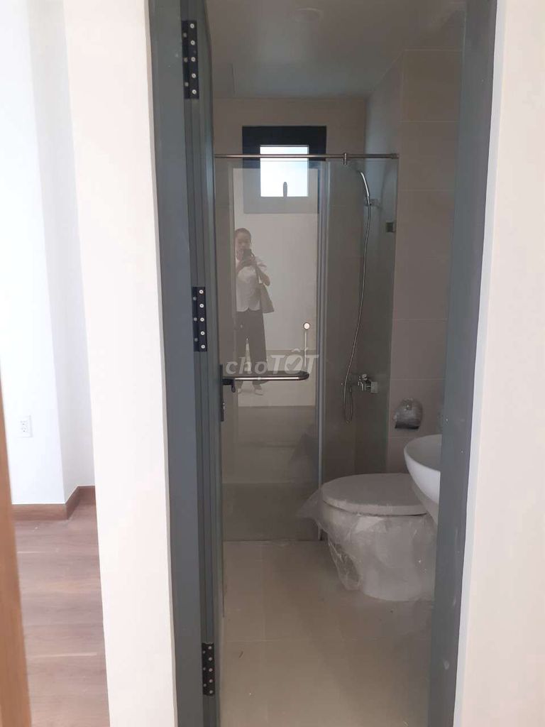 2PN2WC 67M2 Q7RIVERSIDE CÓ MÁY LẠNH, MÁY NƯỚC NÓNG, RÈM 1/10 NHÀ TRỐNG