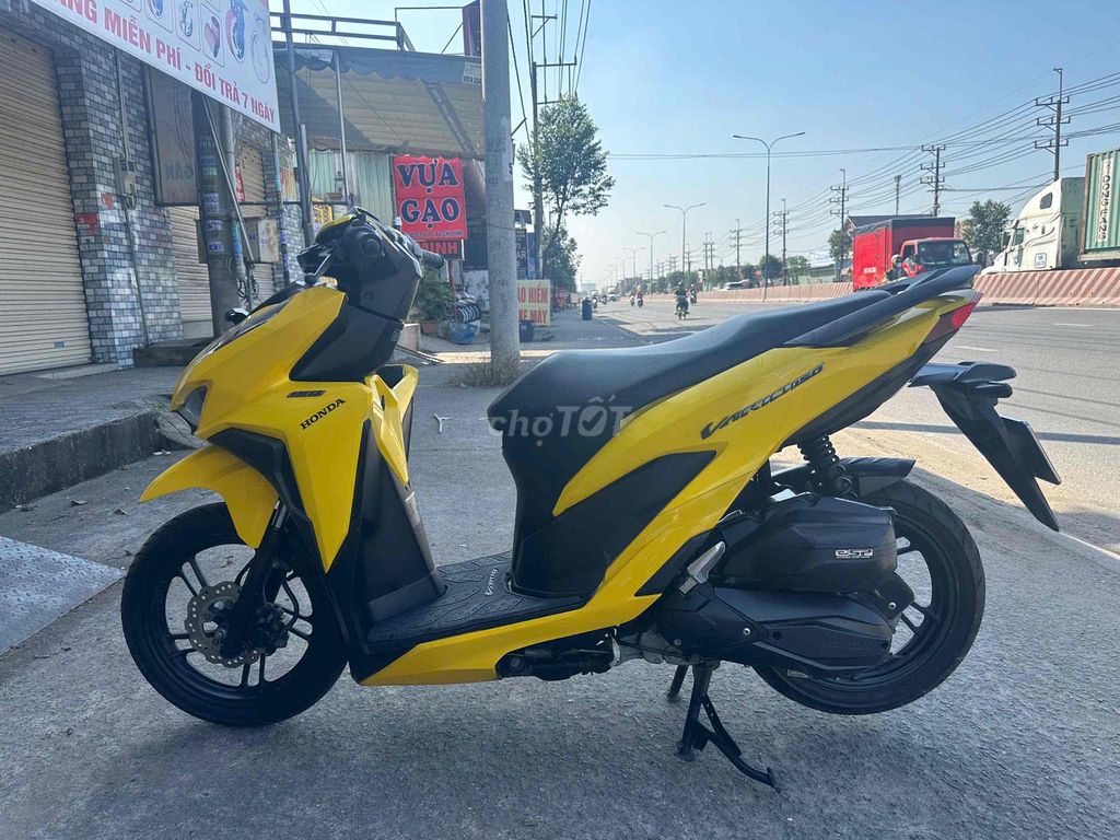 Honda Vario 150 2019 màu Vàng. Mua bán Xe máy tại Thành phố Thuận An Bình Dương được đăng bởi Xe Máy Cũ Bình Dương hình 1