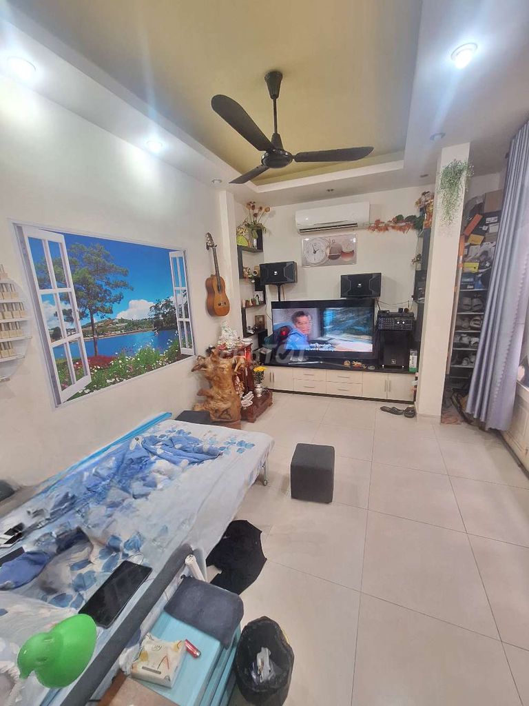 Nhà 2 tầng, ngang khủng 9m, cách mạng tháng 8, ngã 3 ông Tạ. Mua bán Nhà ở tại Quận Tân Bình Tp Hồ Chí Minh được đăng bởi Phạm Đoàn Gia hình 2