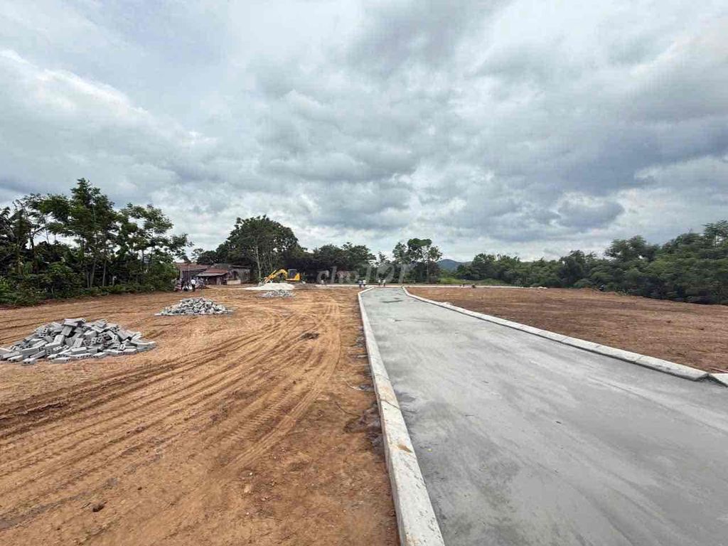 chính chủ cần bán lô đất hơn 100m2 sẵn sổ kí chuyển nhượng được ngay