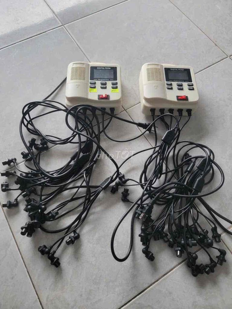 Máy uốn tóc màu Trắng Như mới. Mua bán Phụ kiện thời trang khác tại Quận Thốt Nốt Cần Thơ được đăng bởi Võ Phúc hình 1
