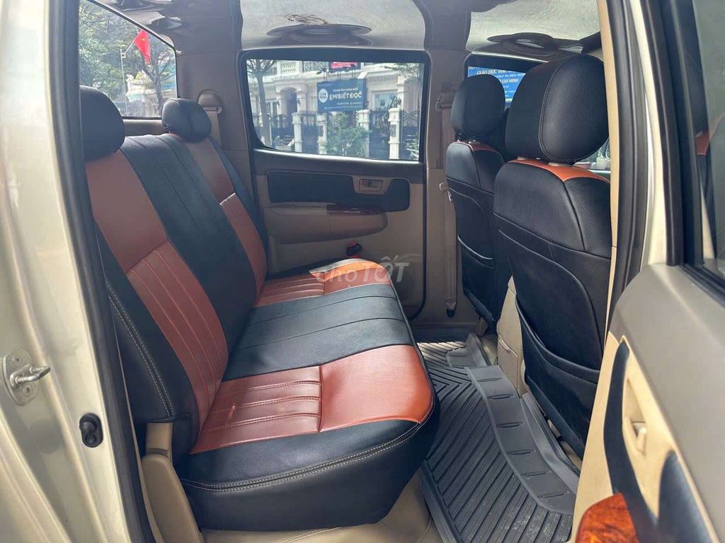 Toyota Hilux 2. 4x2 2012 Bạc 200000 km. Mua bán Ô tô tại Quận Gò Vấp Tp Hồ Chí Minh được đăng bởi PHẠM VIỆT hình 8