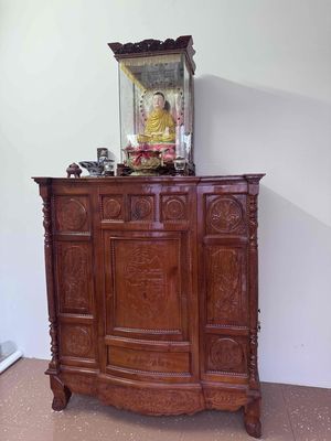 Tủ thờ mới 90-95%. Mua bán Nội thất, đồ gia dụng khác tại Quận Hải Châu Đà Nẵng được đăng bởi Bảo Nhiên