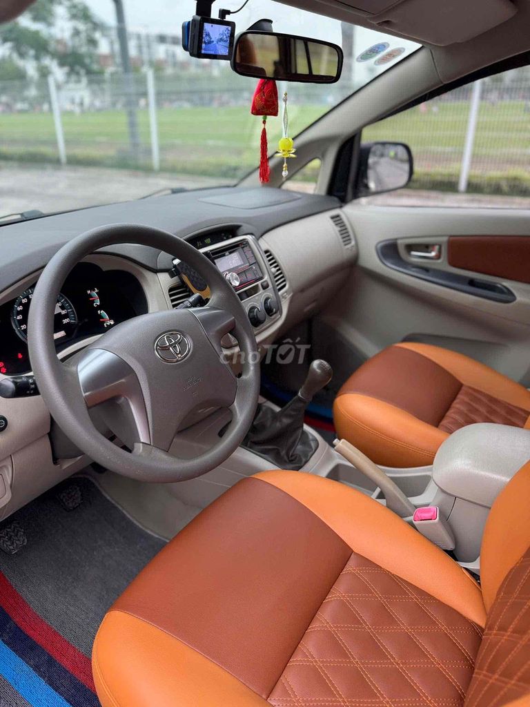 Toyota Innova 2015 E form mới,Nâu Vàng.. Mua bán Ô tô tại Quận Cầu Giấy Hà Nội được đăng bởi CHỢ ÔTÔ CẦU GIẤY hình 12