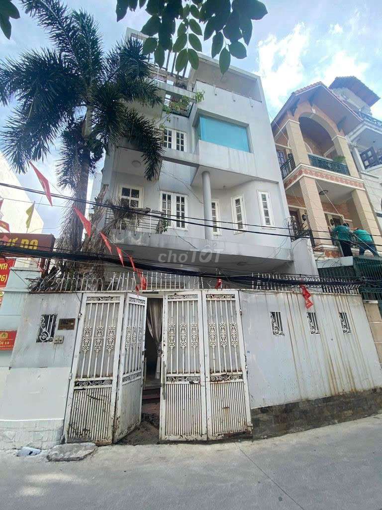Аренда · 4 комн. · 182 м² · Quận 10, ул. Đường Trần Thiện Chánh