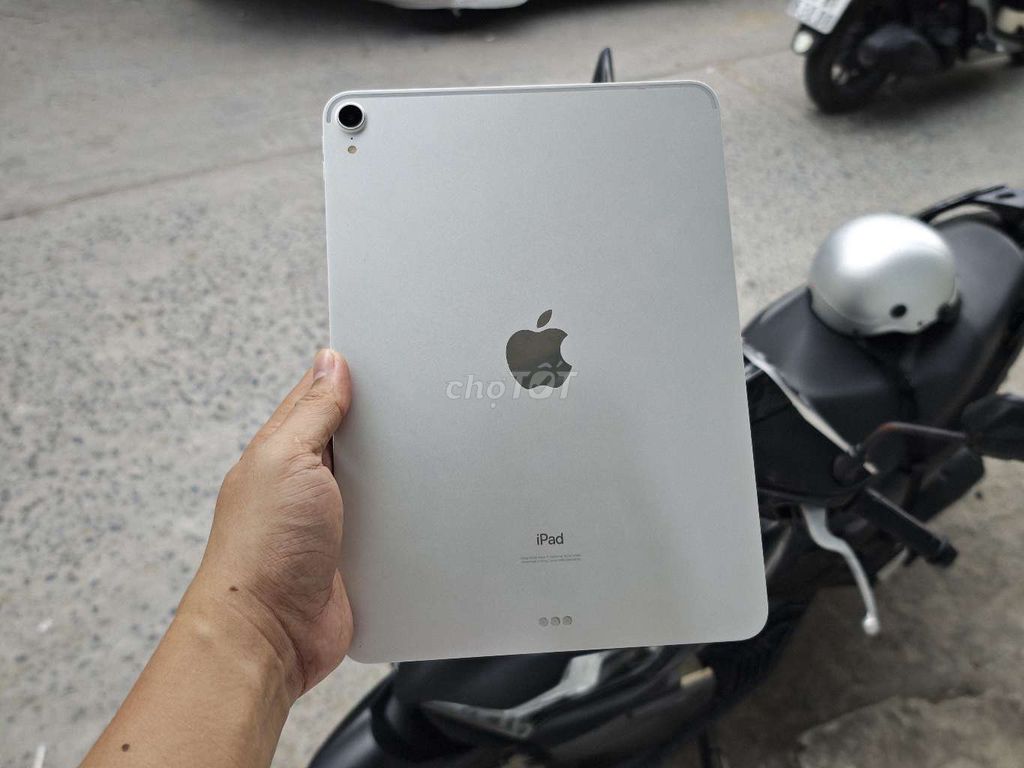 Apple iPad Pro 2018 11inch Bạc. Mua bán Máy tính bảng tại Quận Ninh Kiều Cần Thơ được đăng bởi Lê Khang hình 1