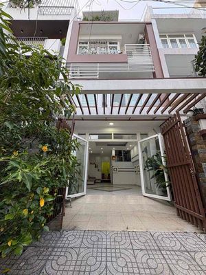 Townhouse 90 m² · 4 bed · Đường Số 6