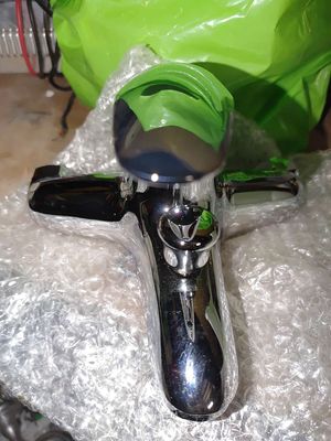 Thanh lý vòi nóng lạnh lavabo, vòi tắm đứng. Mua bán Thiết bị vệ sinh, nhà tắm tại Thành phố Thủ Đức Tp Hồ Chí Minh được đăng bởi Lượng