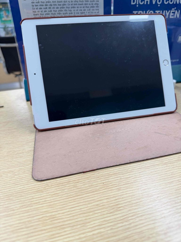 Apple iPad Gen 6 32GB Trắng. Mua bán Máy tính bảng tại Quận Đống Đa Hà Nội được đăng bởi Nguyễn trường sơn hình 1