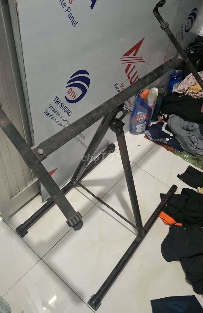 Chân đàn Organ Sắt Đen Đa năng. Mua bán Nhạc cụ tại Quận 1 Tp Hồ Chí Minh được đăng bởi Hùng Vlog hình 1