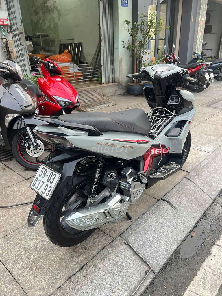 Honda Air Blade 125 2022 Серо-красный 90%