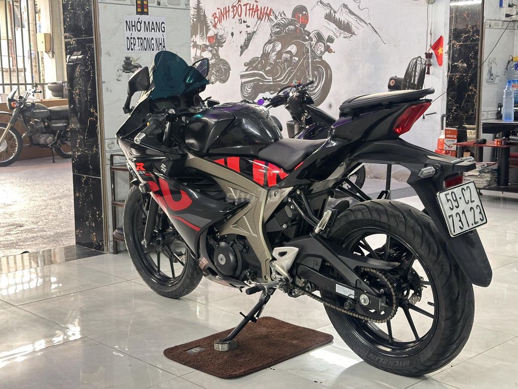 Suzuki GSX R150 2018 Đen. Mua bán Xe máy tại Huyện Bình Chánh Tp Hồ Chí Minh được đăng bởi Xe Máy Vinh hình 4