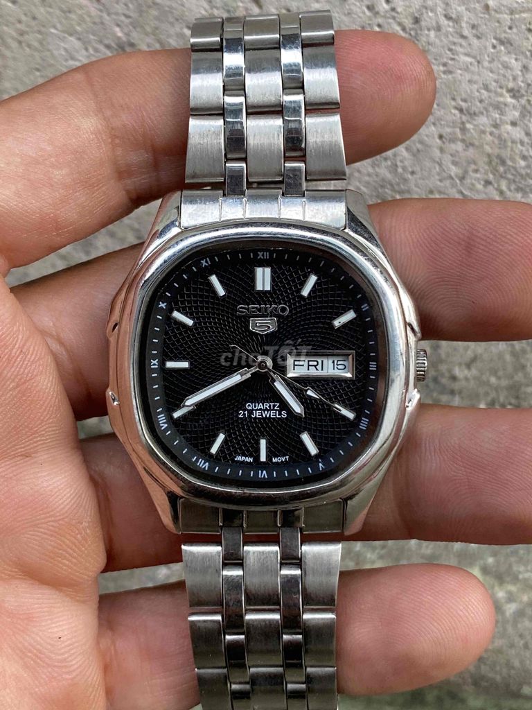 Đồng hồ Seiko V Quartz size 38mm cho nam