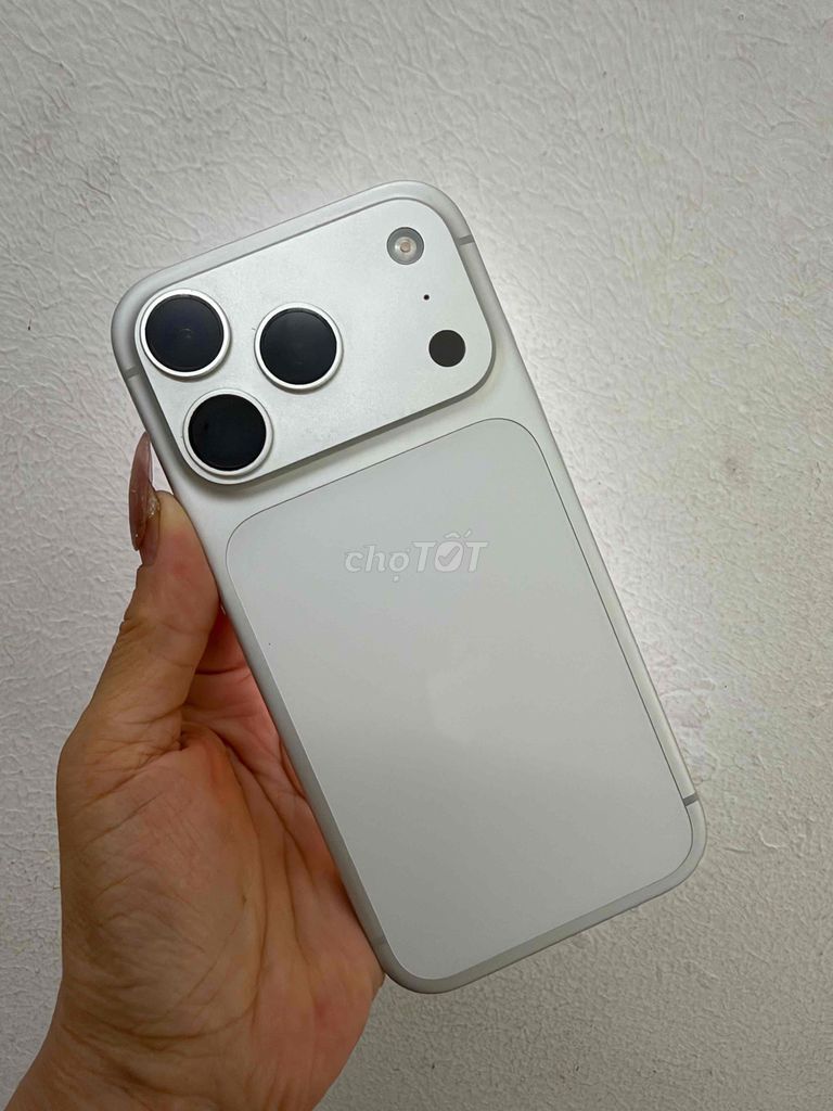 Apple iPhone 17 Pro 256GB Bạc Việt Nam pin 100. Mua bán Điện thoại tại Quận Hai Bà Trưng Hà Nội được đăng bởi kim hình 1