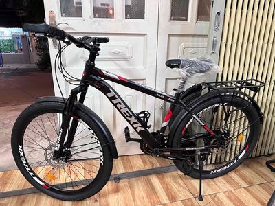 xe đạp Trexk ( đen đỏ)