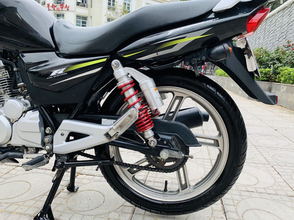 SUZUKI EN 150 MÀU ĐEN CHÍNH CHỦ NGUYÊN ZIN 2024. Mua bán Xe máy tại Quận Nam Từ Liêm Hà Nội được đăng bởi THU HOÀI hình 3