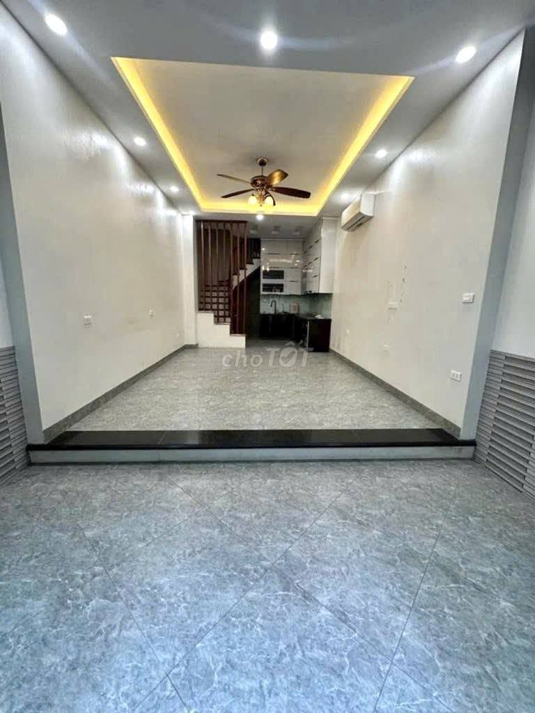 Nhà đẹp Hoàng Mai, 43m2, 5 tầng, ngõ thông, gần ô tô