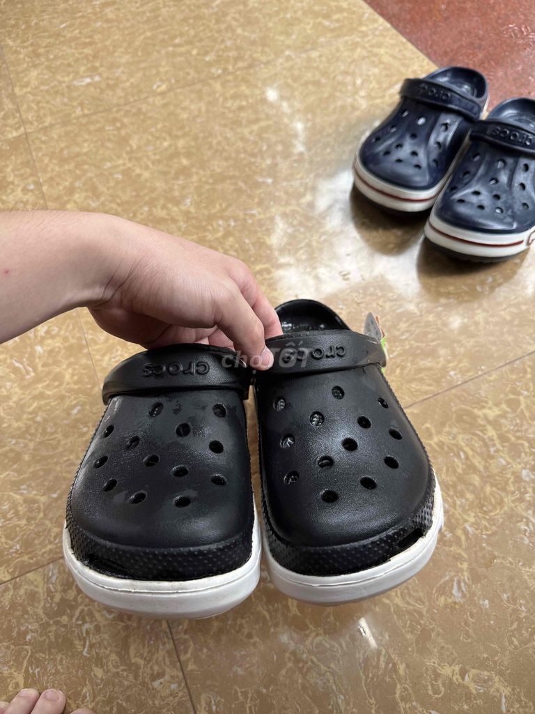 Dép Crocs Đen Size 42. Mua bán Giày dép tại Thị xã Sơn Tây Hà Nội được đăng bởi Huy Phan hình 1
