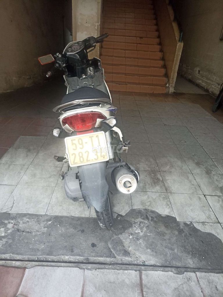 Yamaha Nouvo LX 2010 Trắng-Đen còn tin còn bán. Mua bán Xe máy tại Quận 10 Tp Hồ Chí Minh được đăng bởi văn phúc  hình 4