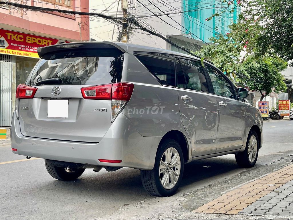 Toyota Innova 2017 2.0V cọp chỉ 55.000km full lsh. Mua bán Ô tô tại Quận 8 Tp Hồ Chí Minh được đăng bởi Trường Nguyễn Xe Sang hình 5