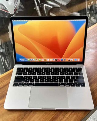 Macbook Pro 2017 i5/8/128GB Full chức năng. Mua bán Laptop tại Quận Tân Bình Tp Hồ Chí Minh được đăng bởi Nguyễn Vinh Danh