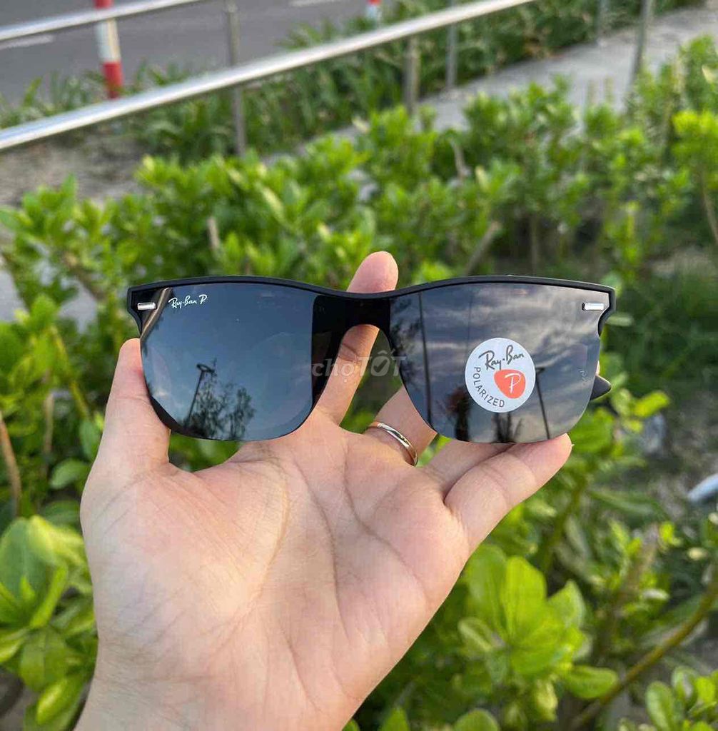 Kính mát Ray-Ban Gọng nhôm Đen. Mua bán Phụ kiện thời trang khác tại Quận Hải Châu Đà Nẵng được đăng bởi Khánh Huyền hình 1