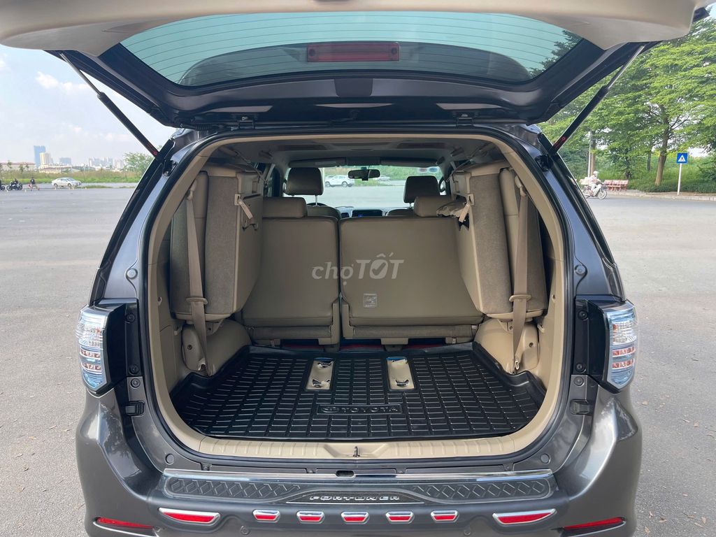 Toyota Fortuner 2012 2.7V xám xi măng đẹp gắt xe. Mua bán Ô tô tại Quận Thanh Xuân Hà Nội được đăng bởi Vạn Phát  Auto hình 16