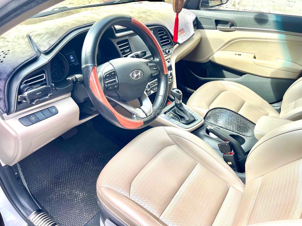 Hyundai Elantra 2020 1.6 AT - 80000 km. Mua bán Ô tô tại Thành phố Vũng Tàu Bà Rịa - Vũng Tàu được đăng bởi Lợi hình 5