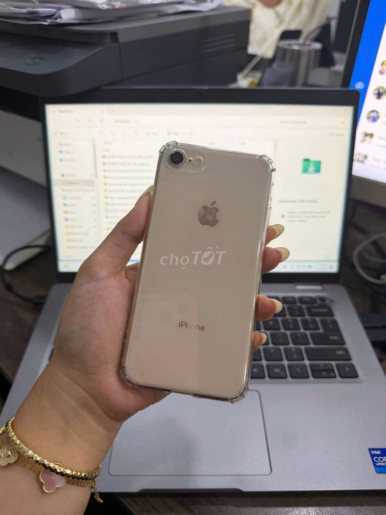 iPhone 8 64GB Vàng hồng mới đẹp. Mua bán Điện thoại tại Quận Gò Vấp Tp Hồ Chí Minh được đăng bởi Minh Hoàng Nguyễn hình 1