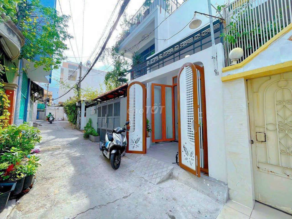 Nhà mới HXH đường Phan Văn Trị, Phường 11, Quận Bình Thạnh