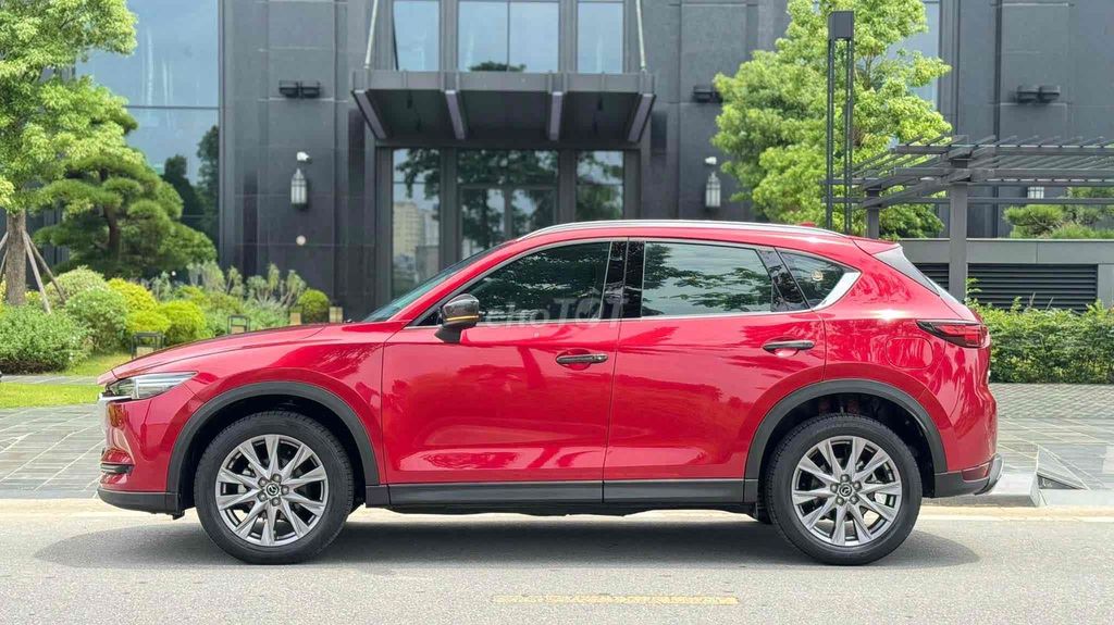 Мазда CX5 2.0 Премиум 2019, модель 2020 года, очень хорошее качество