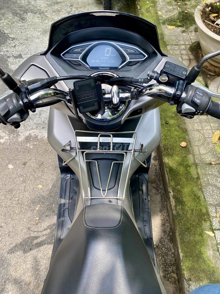 PCX 150 xám 2018 – Xe đẹp, 95% mới. Mua bán Xe máy tại Quận Phú Nhuận Tp Hồ Chí Minh được đăng bởi loic ANTOINE hình 4