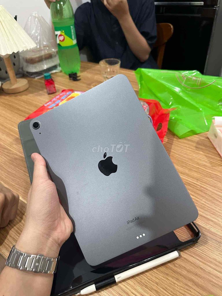 Bán iPad Air 5 2022 - Mới Tặng bút - Bản wifi