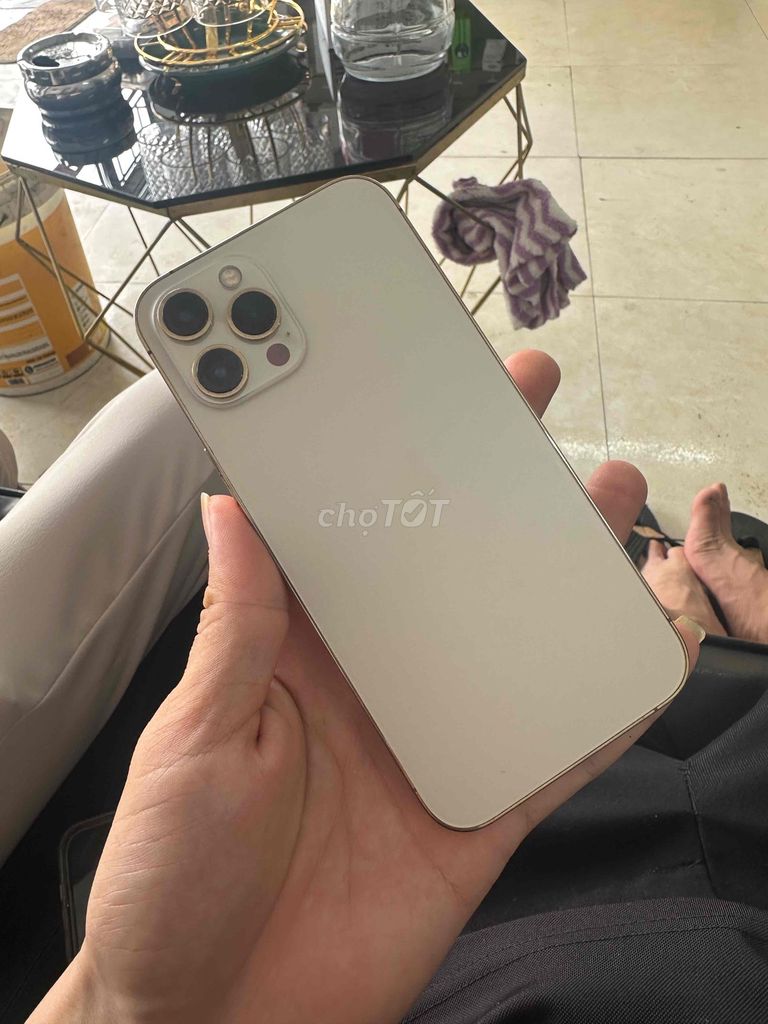 Apple iPhone 12 Pro Max 256GB Vàng. Mua bán Điện thoại tại Thị xã Nghi Sơn Thanh Hóa được đăng bởi Nguyễn Gia Bình  hình 1